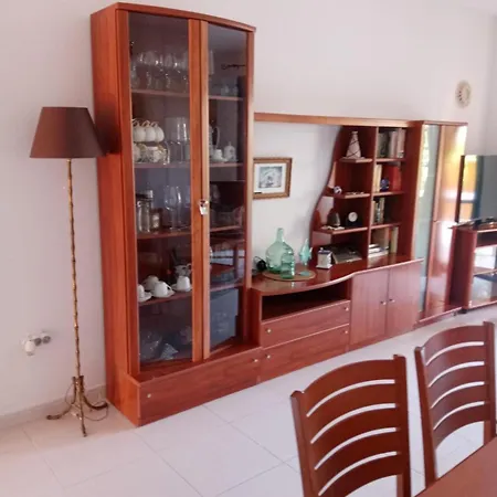 Beach Apartment شقة *