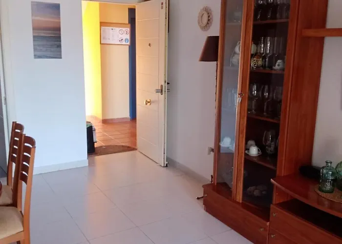 Beach Apartment * دينايا